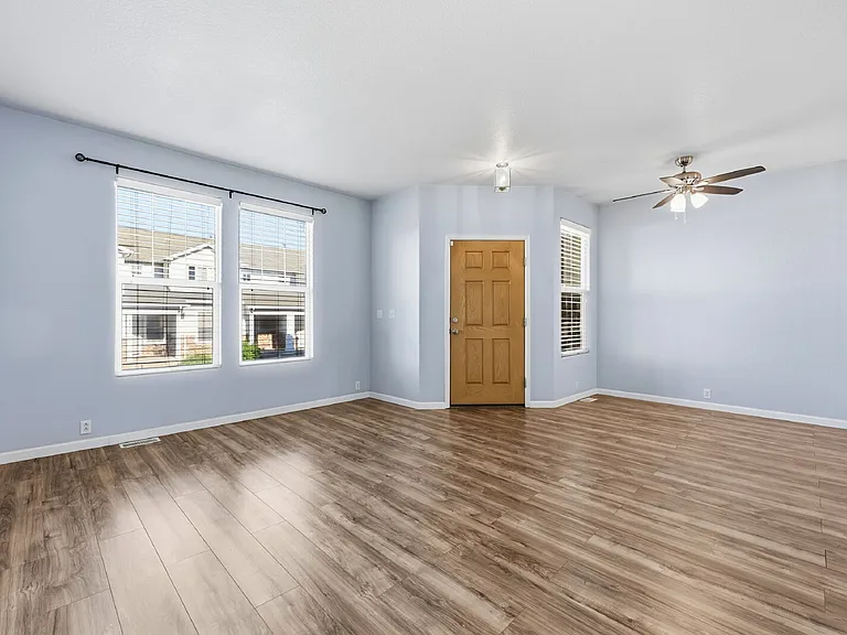 5882 Ensemble Hts — Photo 5