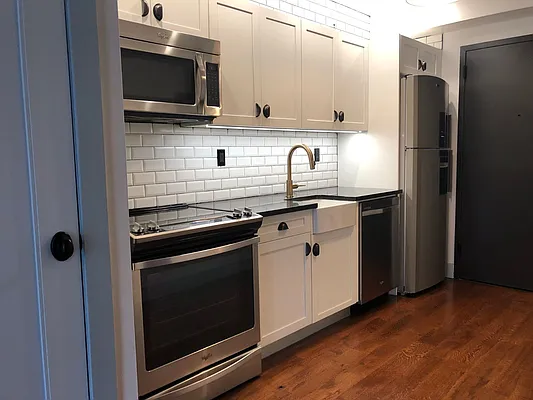 Rented by Premier Metro Realty Corp | media 2