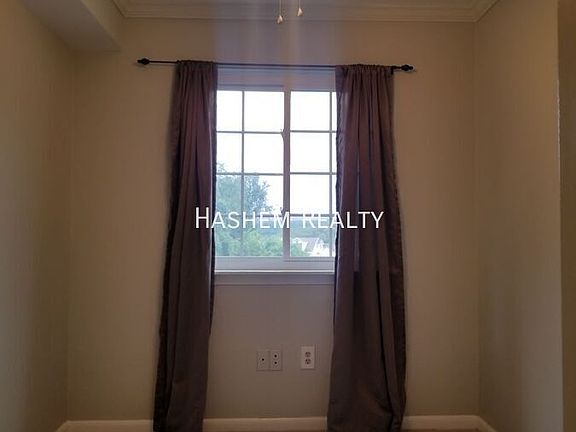 3rd image of 1543 Colonial Dr APT 201