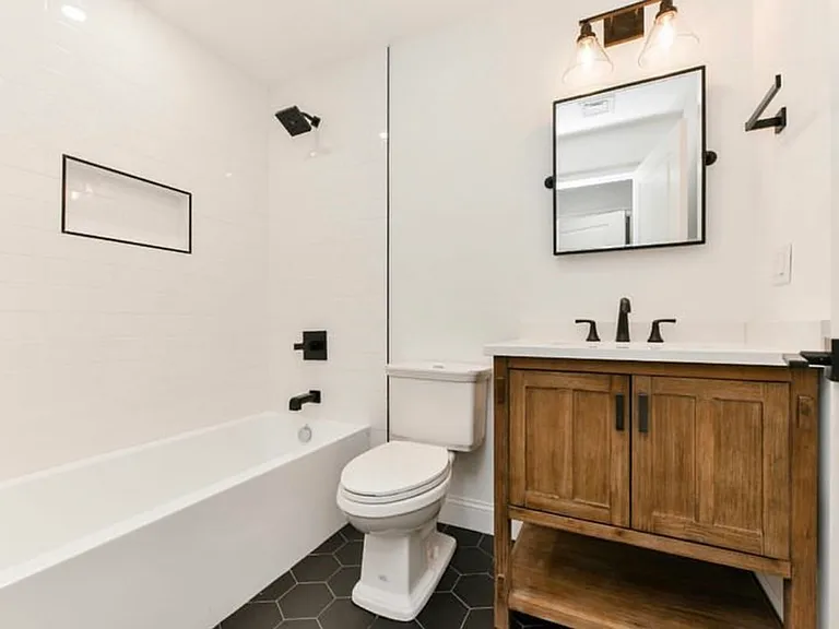 27 Suffolk St #3 — Photo 8