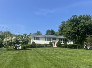 8 E Gate Rd, Danbury, CT 06811