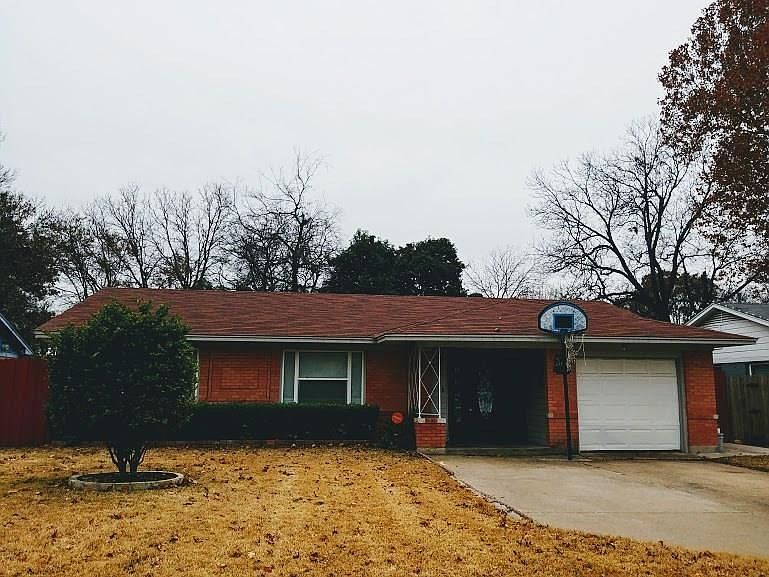 1st image of 3136 Chatsworth Dr