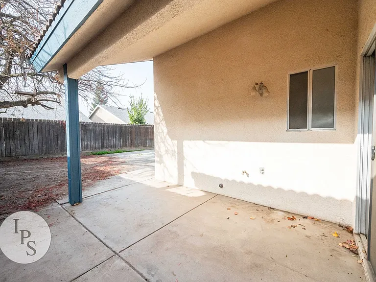 6691 N Constance Ave — Photo 17