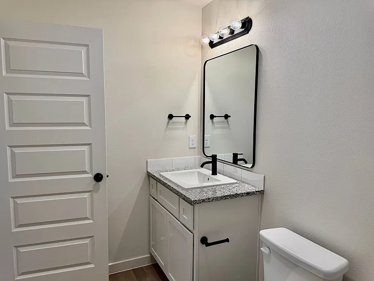 2408 Aberdeen Ave — Photo 23