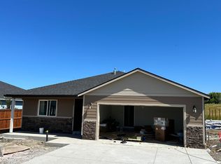 706 Nottingham Ter, Eagle Point, OR 97524