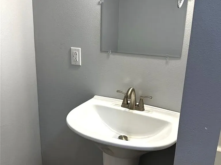 1309 Oak Park Dr — Photo 11