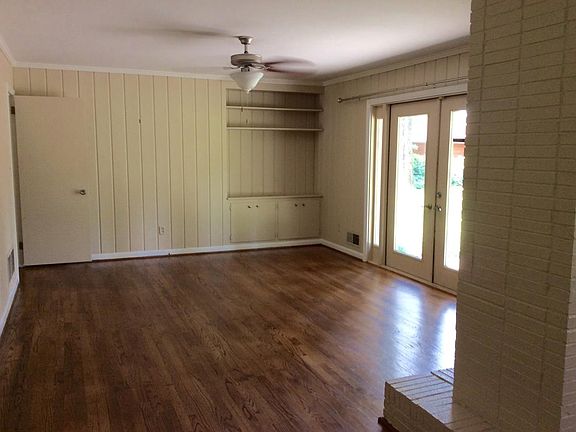 Den/kitchen open concept 