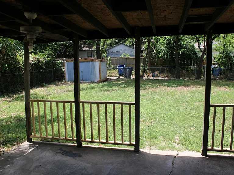 1313 Casa Vale Dr — Photo 16