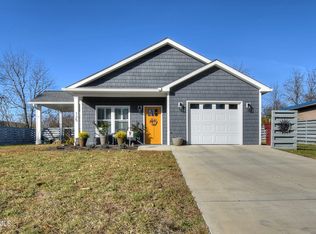 125 Lynn Rd, Johnson City, TN 37604