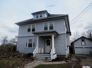 34 Hillcrest St, Huntington, NY