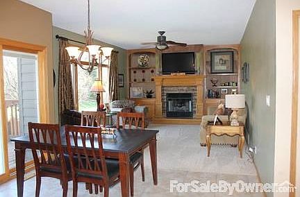 Open eat in area and family room