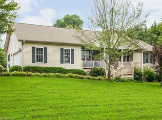329 Hyder Allen Ln, Hendersonville, NC 28792