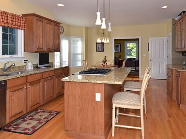 36 Emily Ln Rowley Ma 01969 Zillow