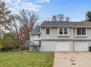 2009 S Ridge Dr, Coralville, IA 52241