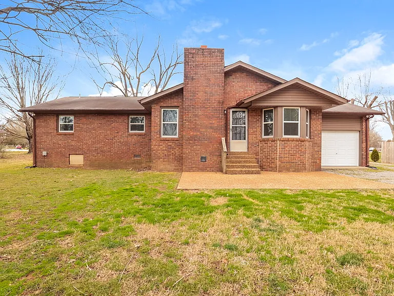2406 Hillmont Dr — Photo 16