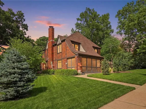 1141 Valentine Rd, Kansas City, MO 64111
