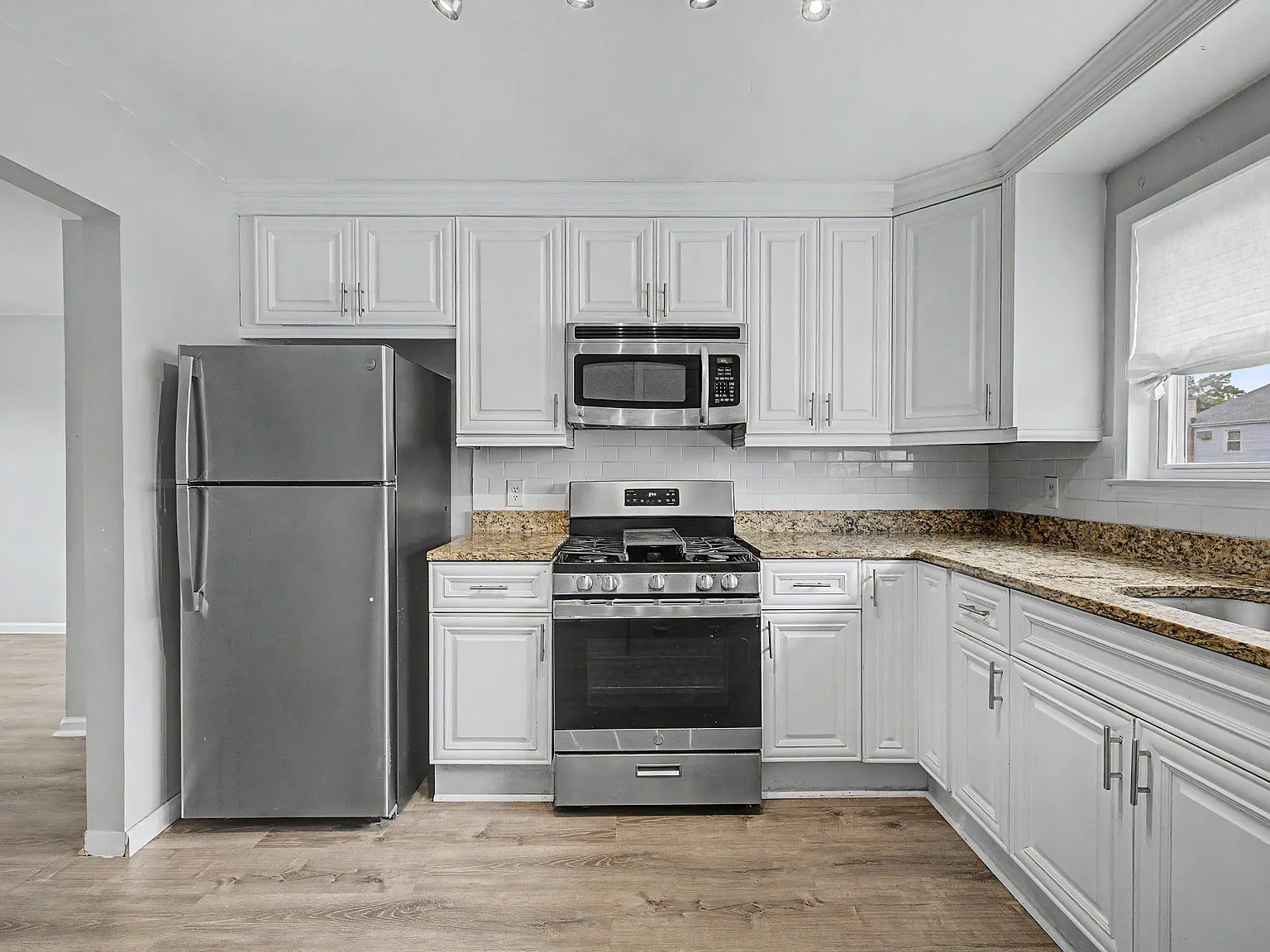 2 bed, 1108 sqft, $2,750 — Photo 3