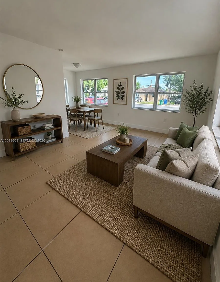 17th Ave Manor — Photo 1