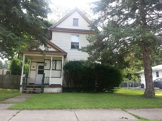 223 Crete Ave photo 1