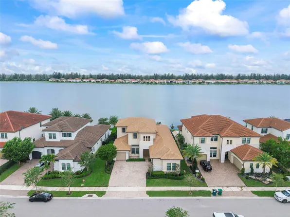 9025 Parkland Bay Drive, Parkland, FL 33076