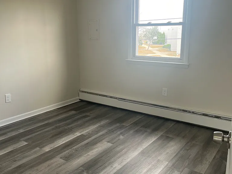 2005 W Riverside Dr #12 — Photo 8