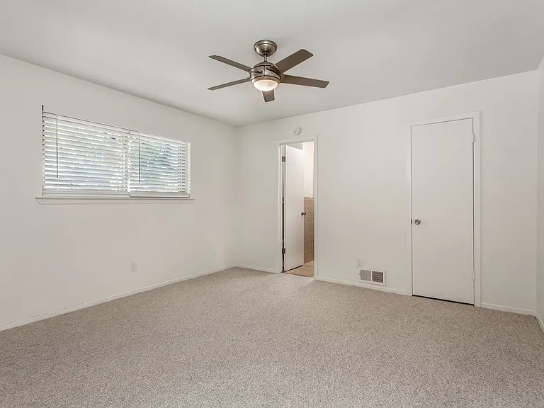 7475 Brentcove Cir — Photo 20