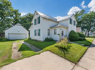 318 E Grove St, Caledonia, MN 55921
