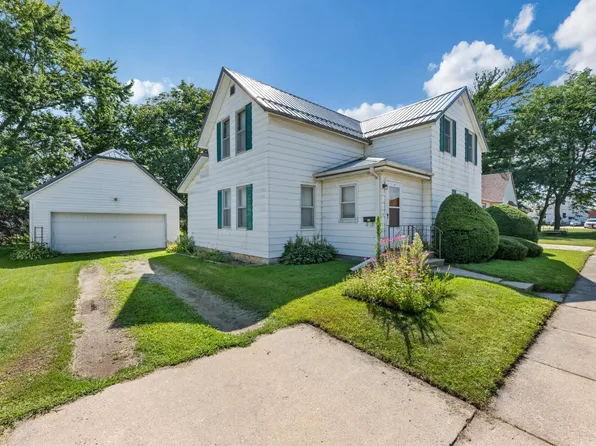 318 E Grove St, Caledonia, MN 55921