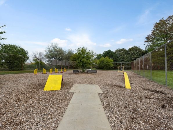 1695 County Road D E #324