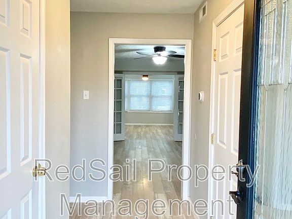 3rd image of 107 Opal Dr