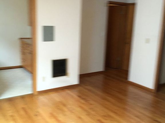 5th image of 124 11th Ave E APT 3