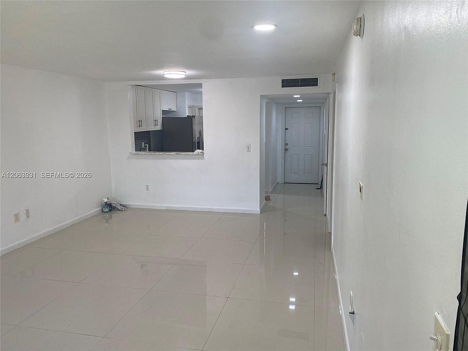 1st image of 1550 NE 191st St APT 309
