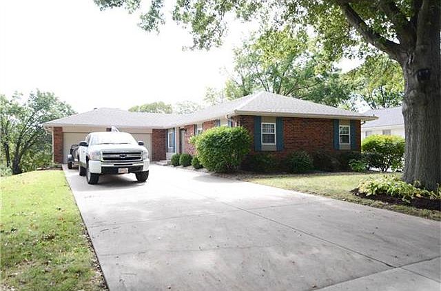 1st image of 913 Dorton Ln