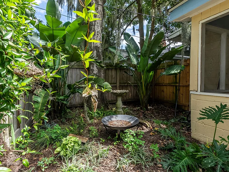 1228 E Henry St — Photo 17