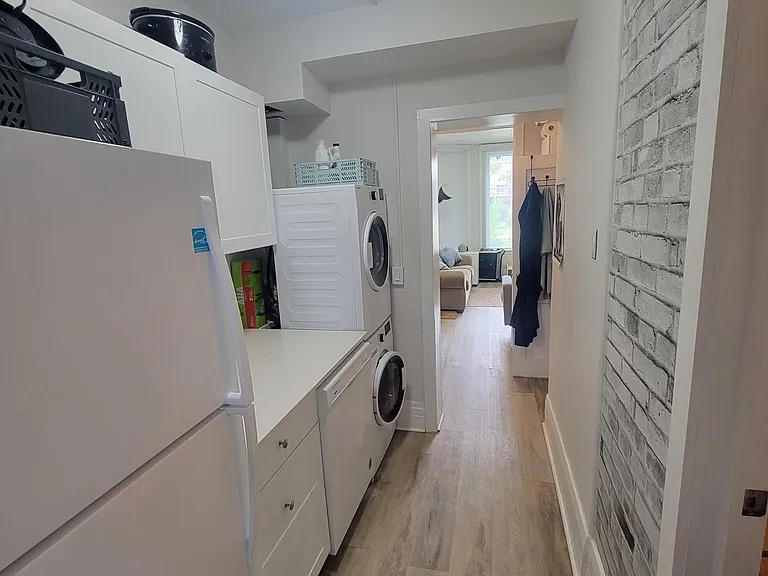 548 Waterloo St #1 — Photo 5