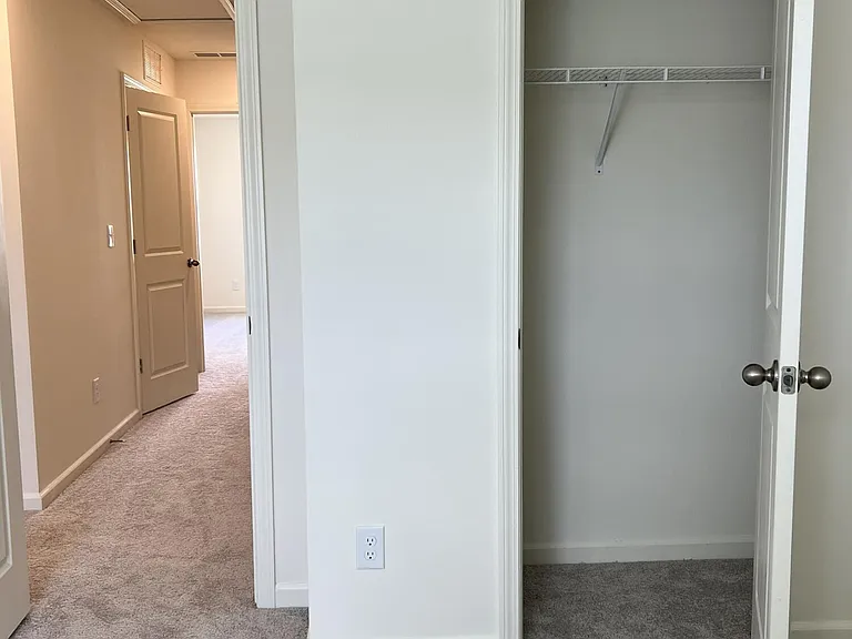2065 Glen Crossing Dr — Photo 5