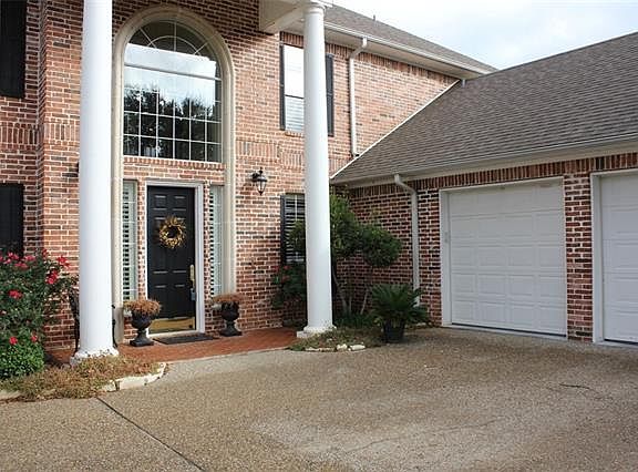 2nd image of 1125 Kiowa Dr W