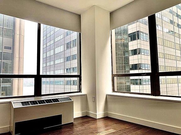 3rd image of 75 Wall St APT 19D