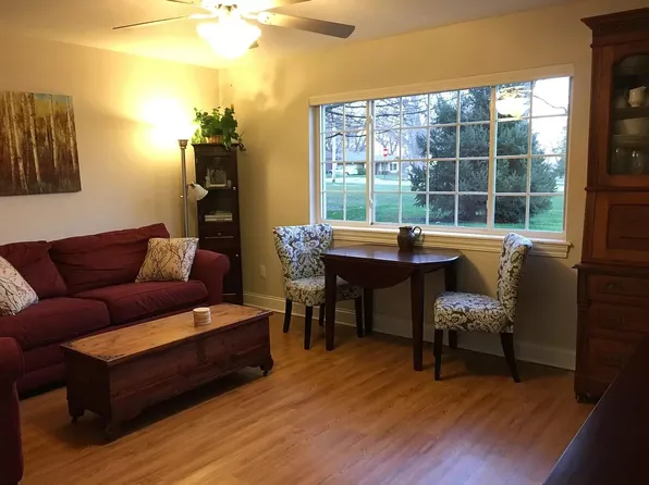203 Grandview Ct, Iowa City, IA 52246