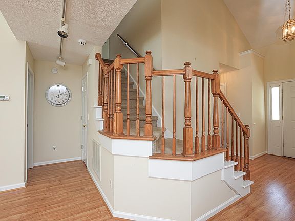 4th image of 154 Hunters Ridge Dr