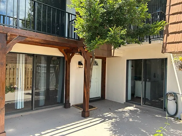 2 bed, 1.5 bath, 1236 sqft, $1,600 — Photo 1
