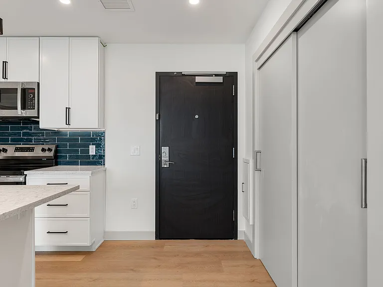 Bank Street Apartments — Photo 12