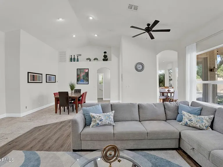 5434 E Campo Bello Dr — Photo 18