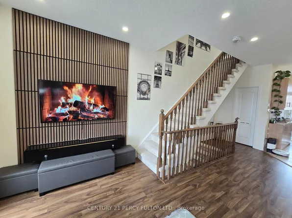1389 Salem Rd N, Ajax, ON L1Z 0R9