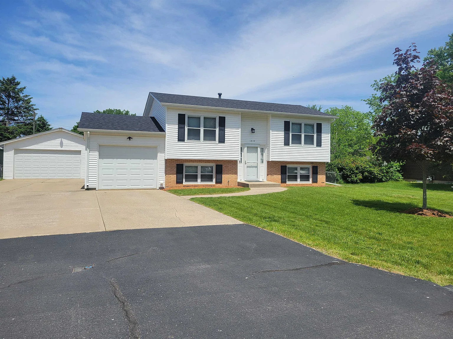 1410 Arvidson Dr photo 1