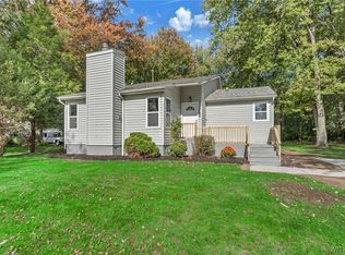 5347 Feigle Rd, Lockport, NY 14094