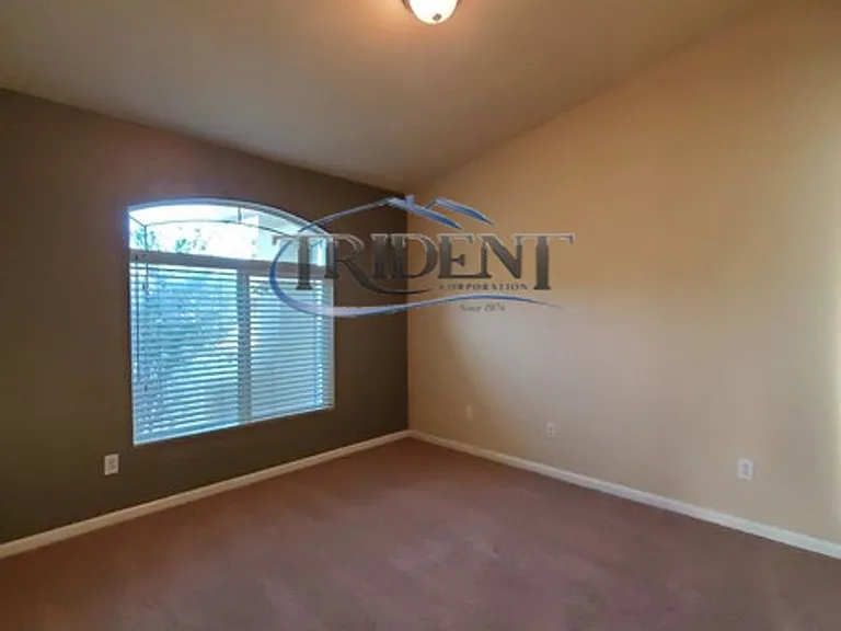1221 Plumas Links St — Photo 16