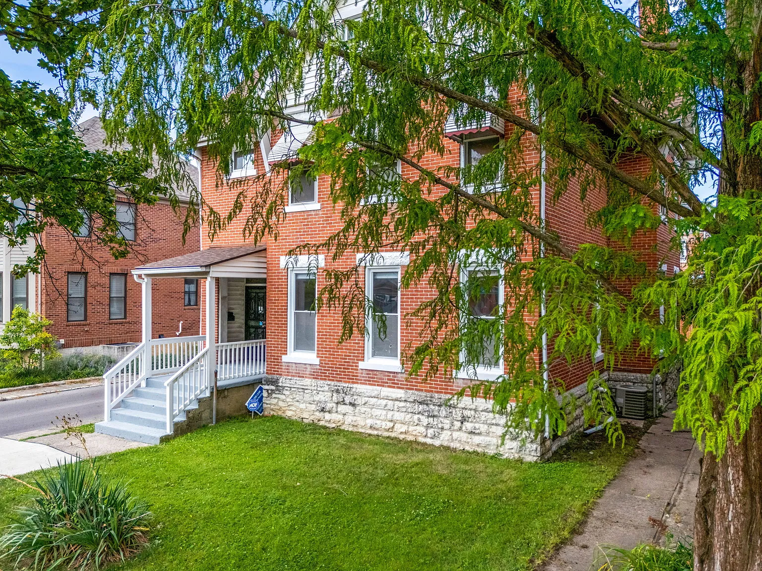 2 bed, 1500 sqft, $1,800 — Photo 3