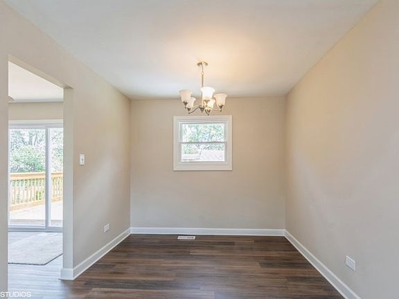 5th image of 19021 Willow Ave