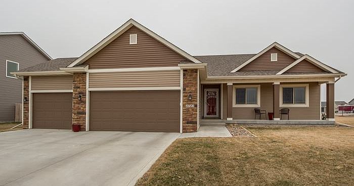 1st image of 4703 NE Hillcrest Ct